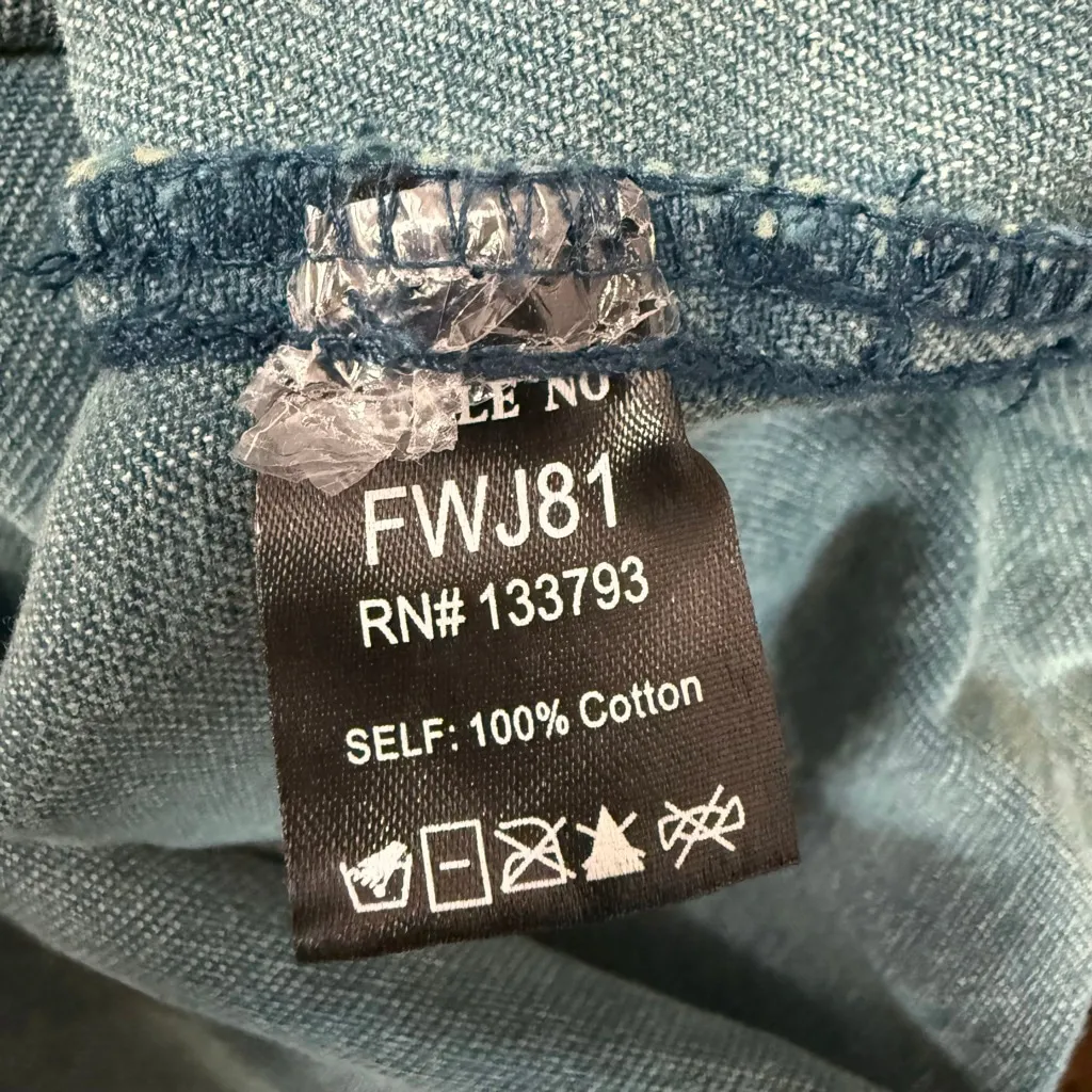 POL Frayed Denim Shacket Jacket Size L Blue Snap Front Distressed Western Style - Image 9