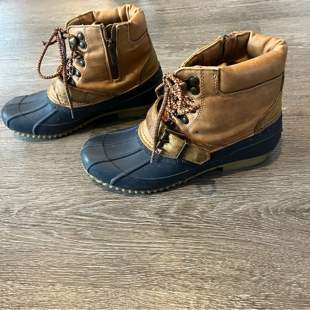 Tommy Hilfiger  Tan Leather Duck Boots Women’s Size 7 - Image 3