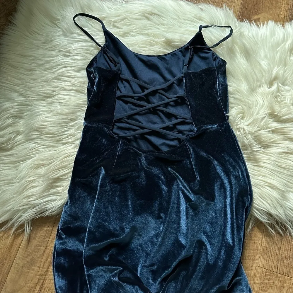 NBD Nightfall Brook Strappy Blue Velvet Dress - Image 6