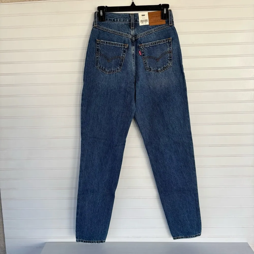 Levi's® Premium 80s Mom Jean Size 25 NWT - Image 3