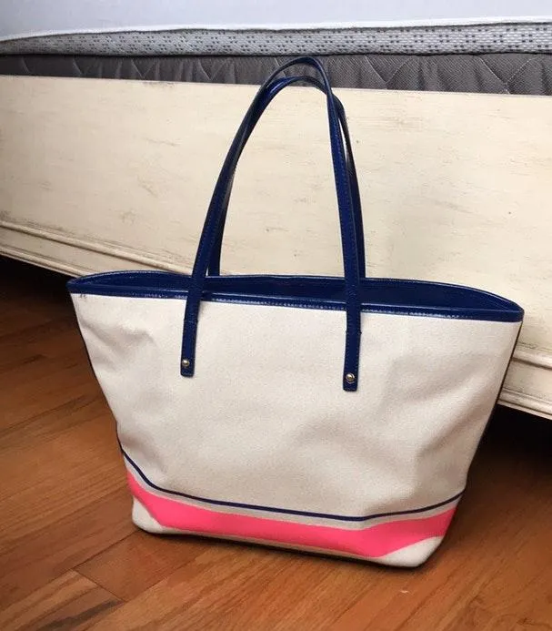 Vineyard Vines Purse - Image 5