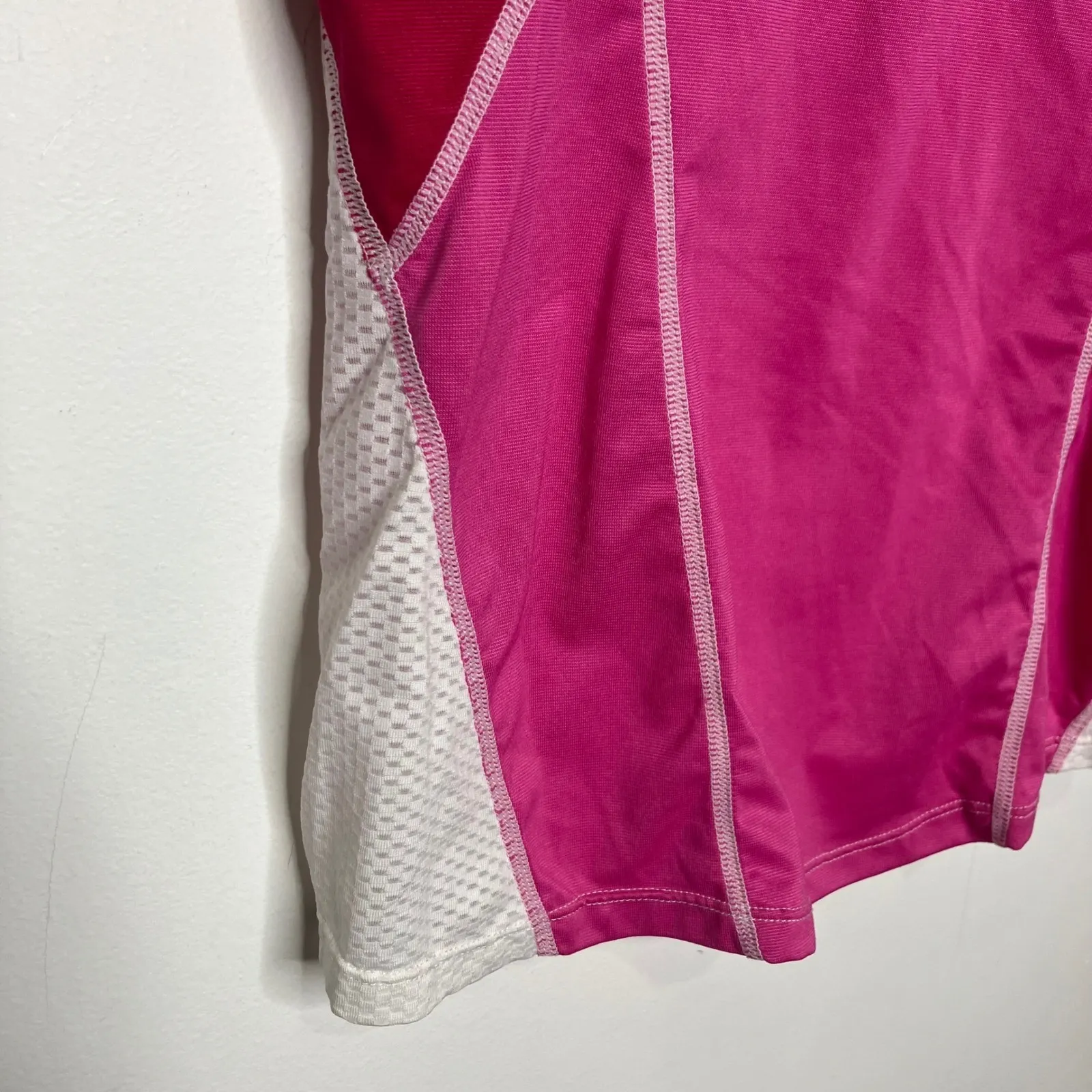 Sugoi cycling tank top with shelf bra pink white road bike women's size medium - Image 3