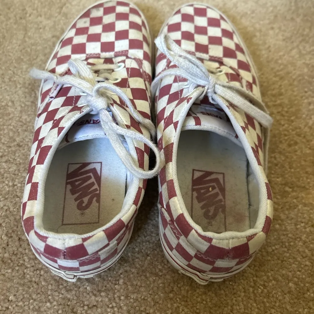 Red and White Checkered  Lace Women’s Size 6.5 - Image 5