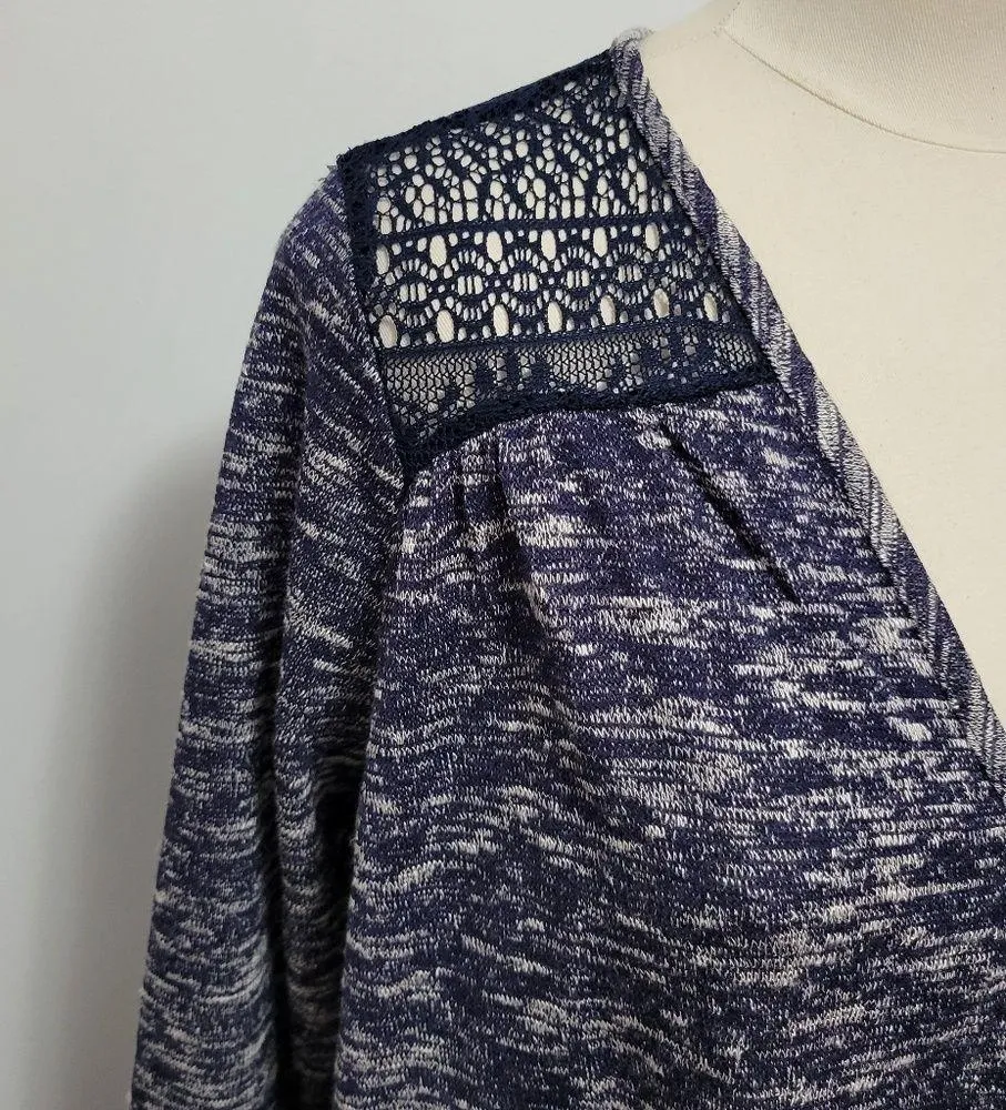 Maurices blue marled lace contrast surplice top size 0x - Image 2