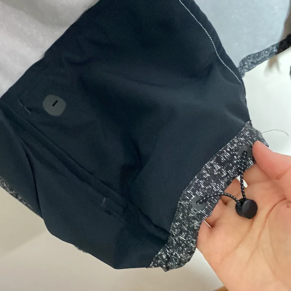 Outdoor Voices Slipstream windbreaker lightweight hooded jacket size S - Image 13