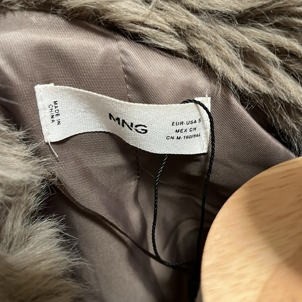 Mango oversized faux fur vest - Image 4