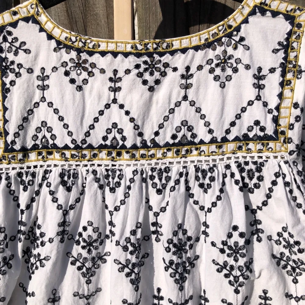 J Crew Embroidered Eyelet Flutter Sleeve Blouse White Black Size Medium - Image 7