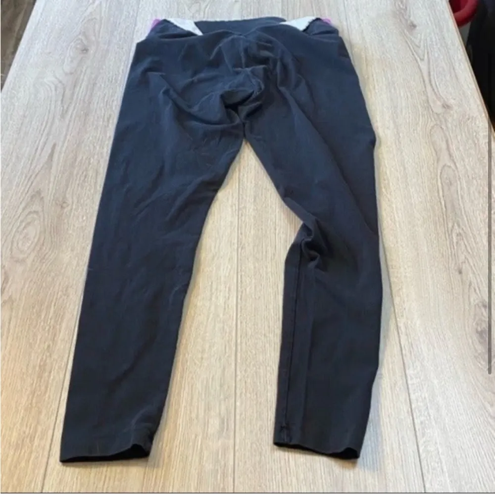 Victoria’s Secret pink Black Leggings with Purple tights - Image 3