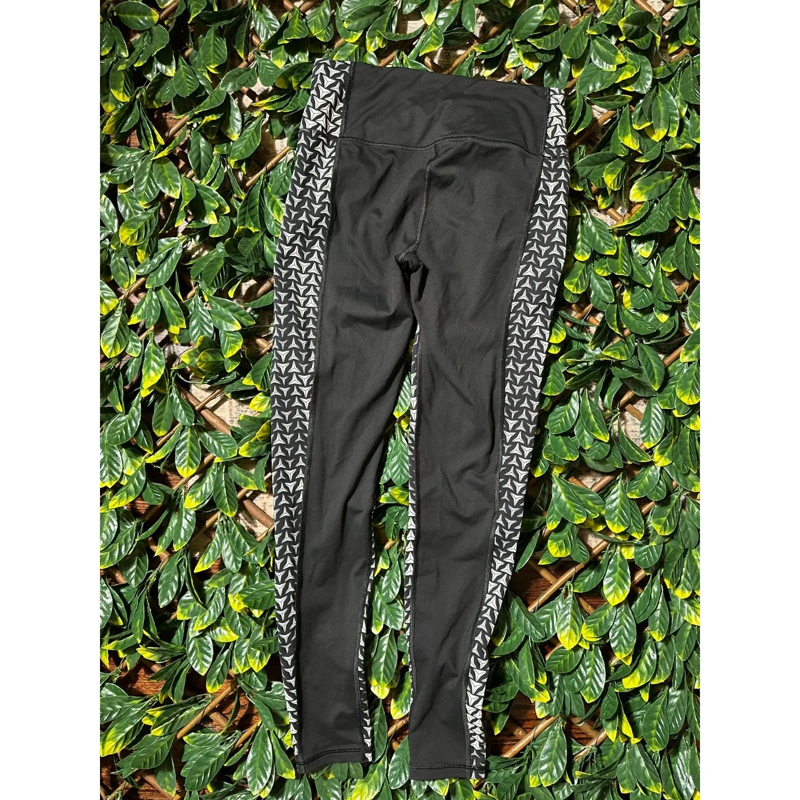 Victoria's Secret VSX Leggings Gray Patterned Knockout Running Workout Yoga Sz S - Image 2