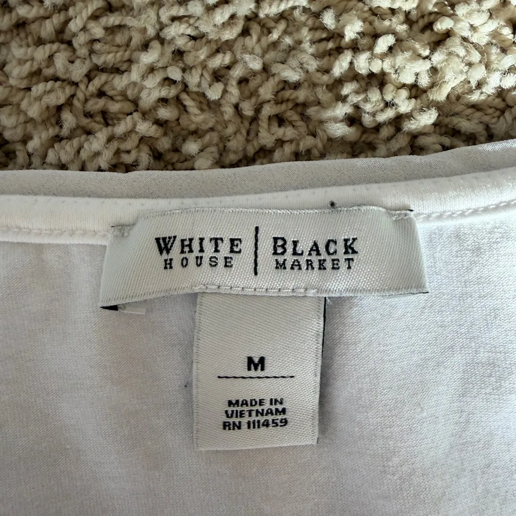 White House Black Market Floral Tee Shirt Size Medium Sequins Sparkly Stretch T1 - Image 3