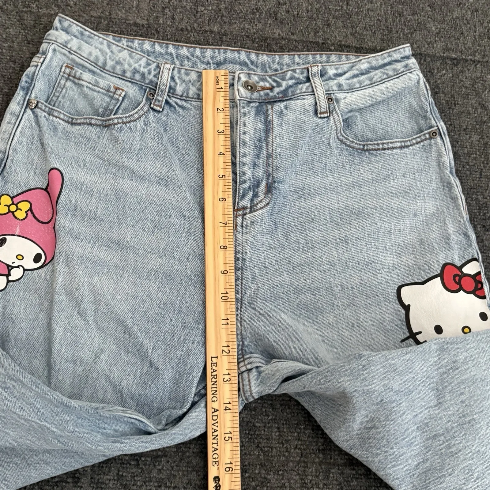 Sanrio Hello Kitty and Friends High Rise  Jeans Light Wash size 11 (32x29.5) - Image 10