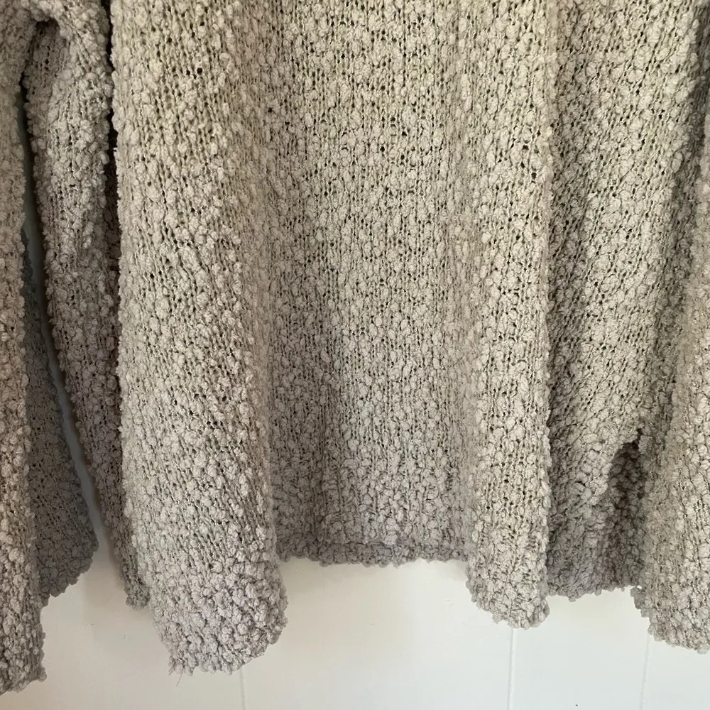 White Birch V-neck Fuzzy Ivory Sweater ~ Bell Sleeves ~ Women’s Sz M - Image 9