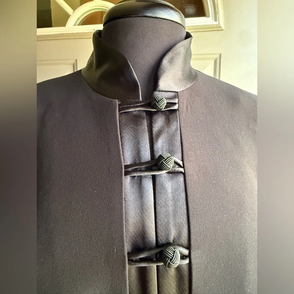 Vintage Jones NY rose bud button down black blazer, size 10 - Image 3