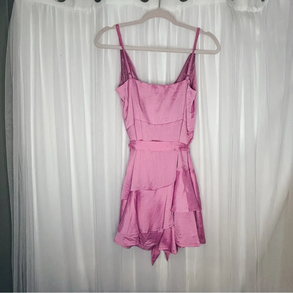 Lulu's Pink Surplice Romper with Tie Waist Size L - Image 2