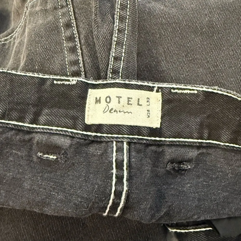 Motel Skater Low Rise Jean In Vintage Black With White Top Stitch - Image 5