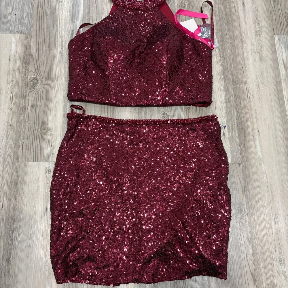Red Sequin Two - Image 6