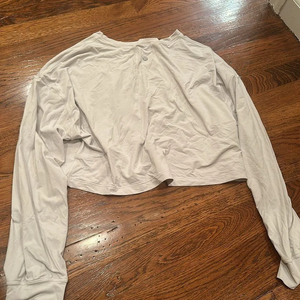 Lululemon white long sleeved cropped size 4 - Image 9