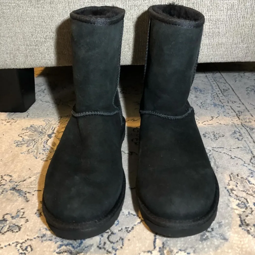 UGG Classic Short II In Black - Image 6