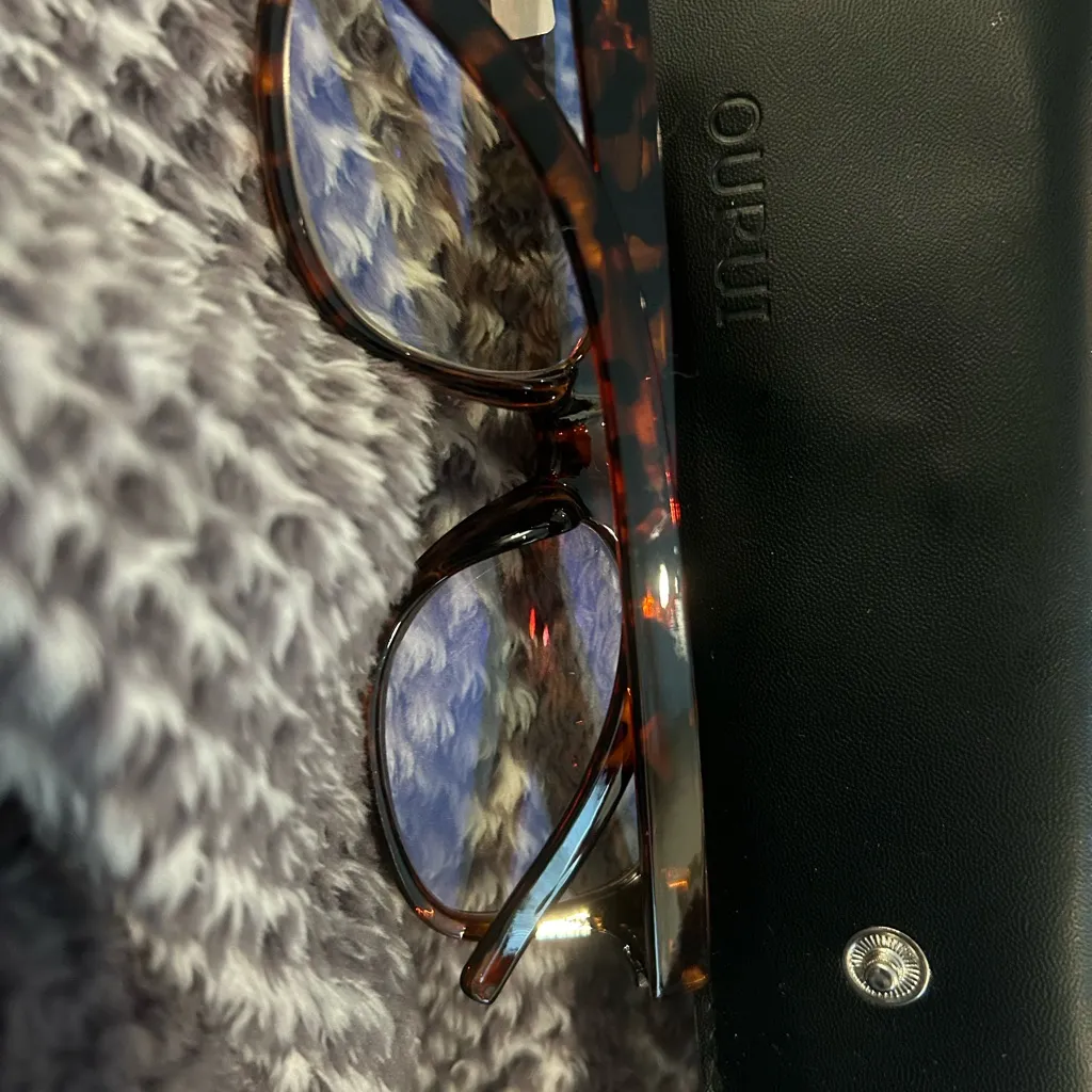 Blue light Blocking Glasses +2.00 with cover - Image 3