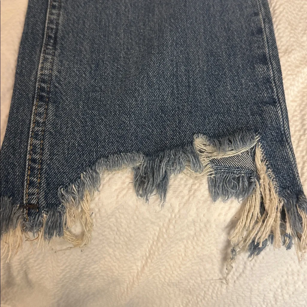 We The Free Light Blue straight leg Jeans with Frayed Hem sz 26 - Image 2