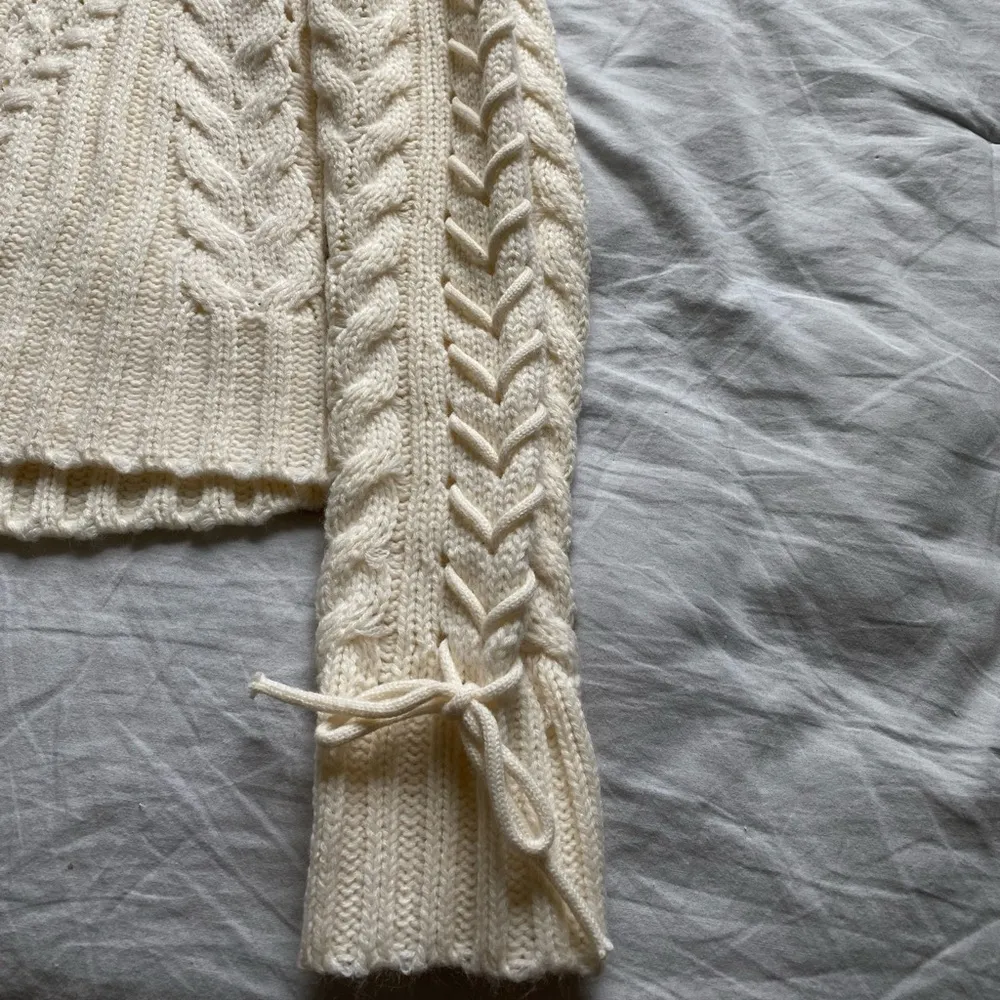 Francesca’s Collections Alya Cream Sweater Size S - Image 5