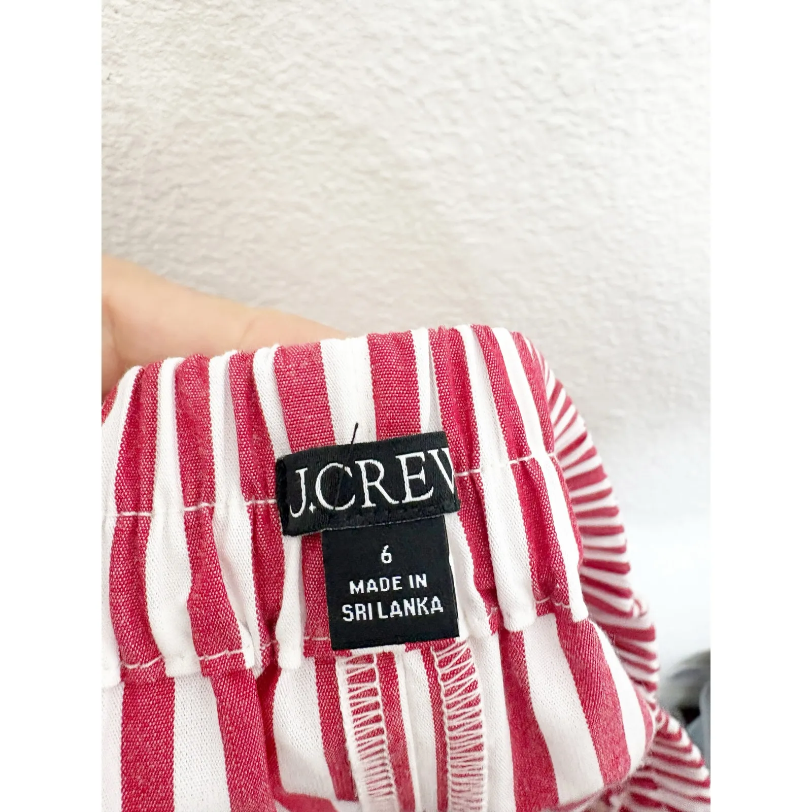 J.Crew Mini Boxer Short Women’s Size 6 Red White Oxford Stripe Stretch Preppy - Image 6