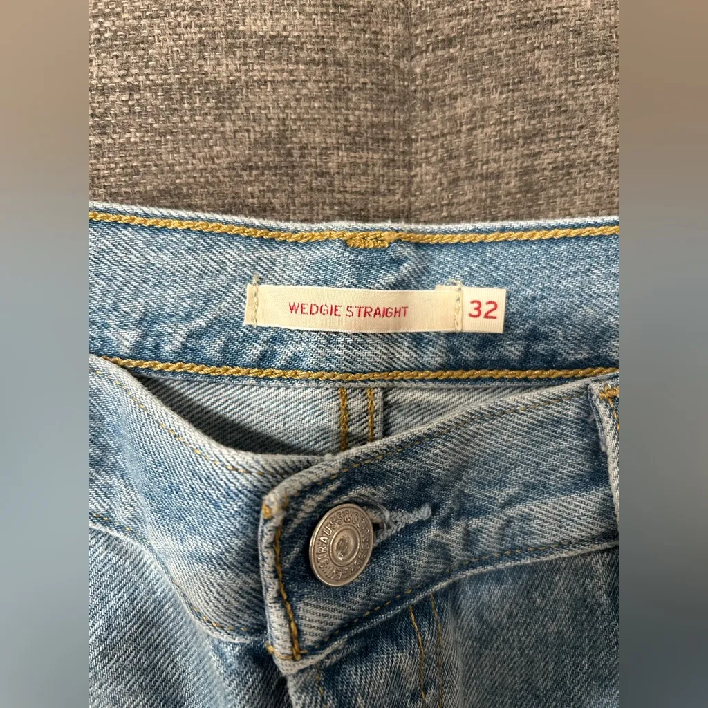 NWT! Levi’s Wedgie Straight Jeans Size 32 - Image 5