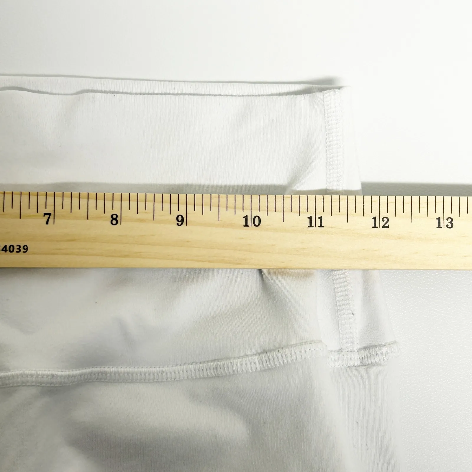 Alo Yoga Womens 7" High Waist Biker Shorts Size XS White Workout Activewear Gym - Image 8