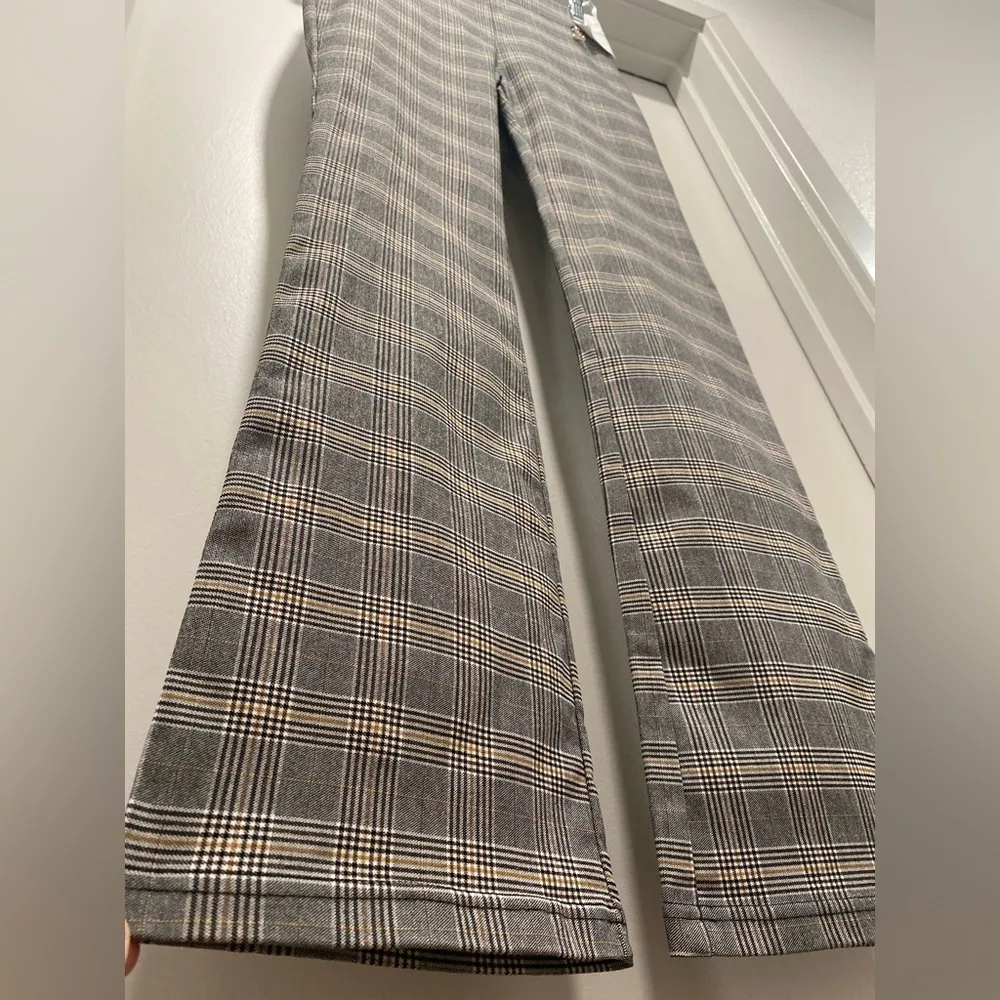 NWT  Stretch Slim Fit Tapered Leg Ankle Length Plaid Printed Pants - Image 9