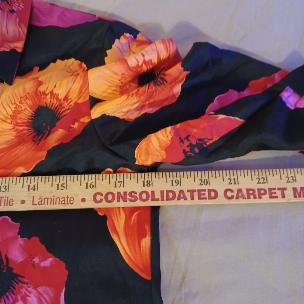 Dana Buchman - Black, Orange & Pink Floral 100% Silk Blouse Sz 4 Petite. - Image 5