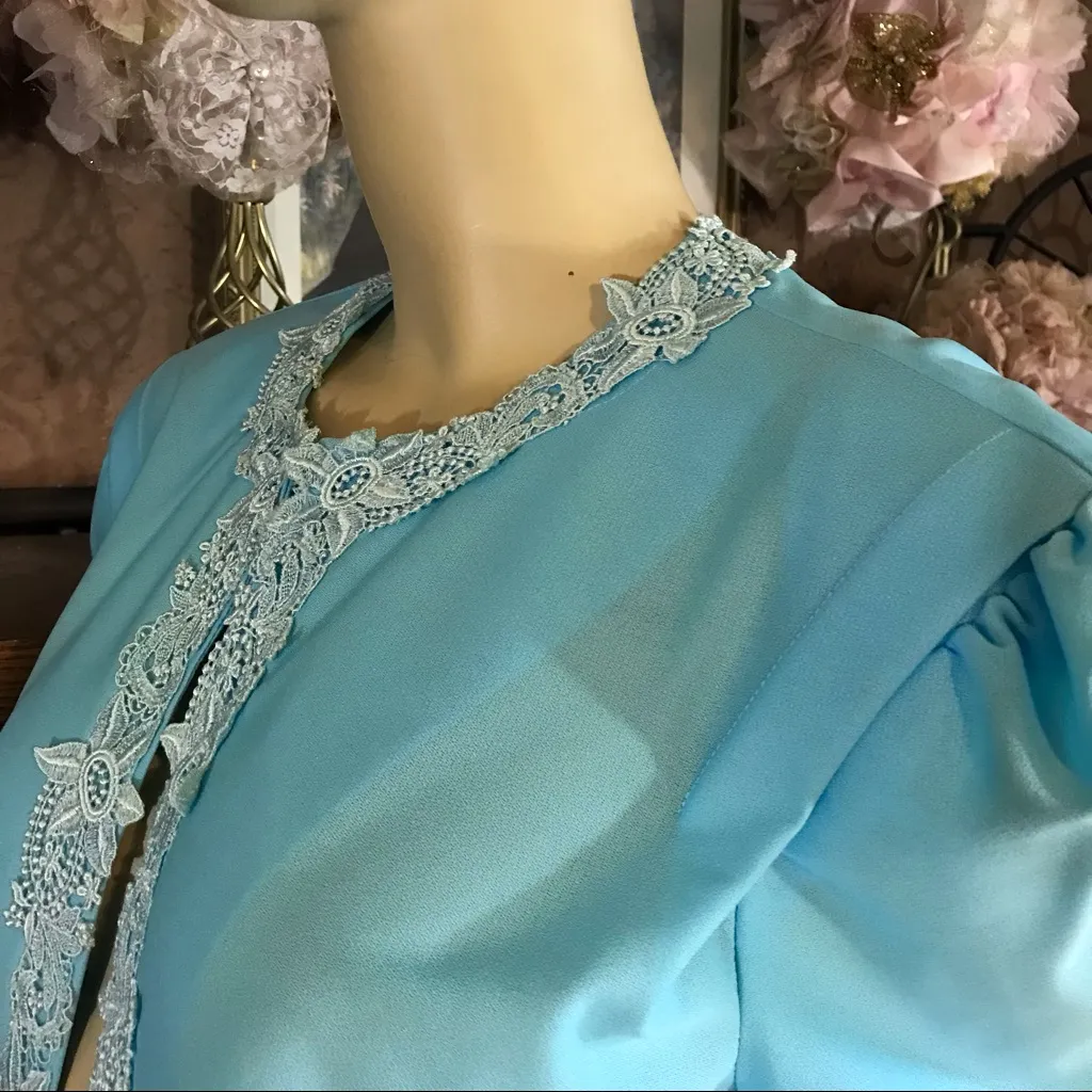 VINTAGE 1980'S BOSTON MAID BLUE KNIT CARDIGAN TOP WITH LACE EMBROIDERY (12) - Image 11