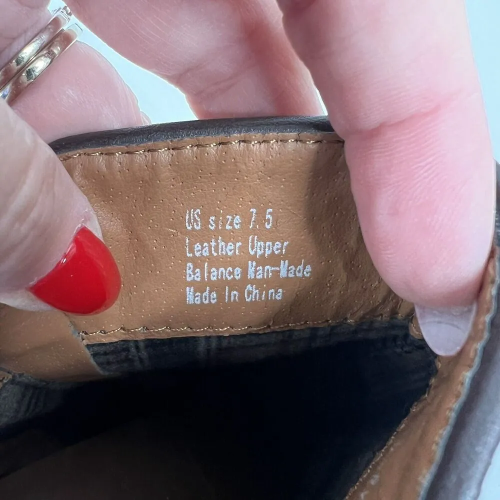 Very Volatile Size 7.5 Bootie Chatter Leopard Leather Calf Hair Stack Heel Brown - Image 3