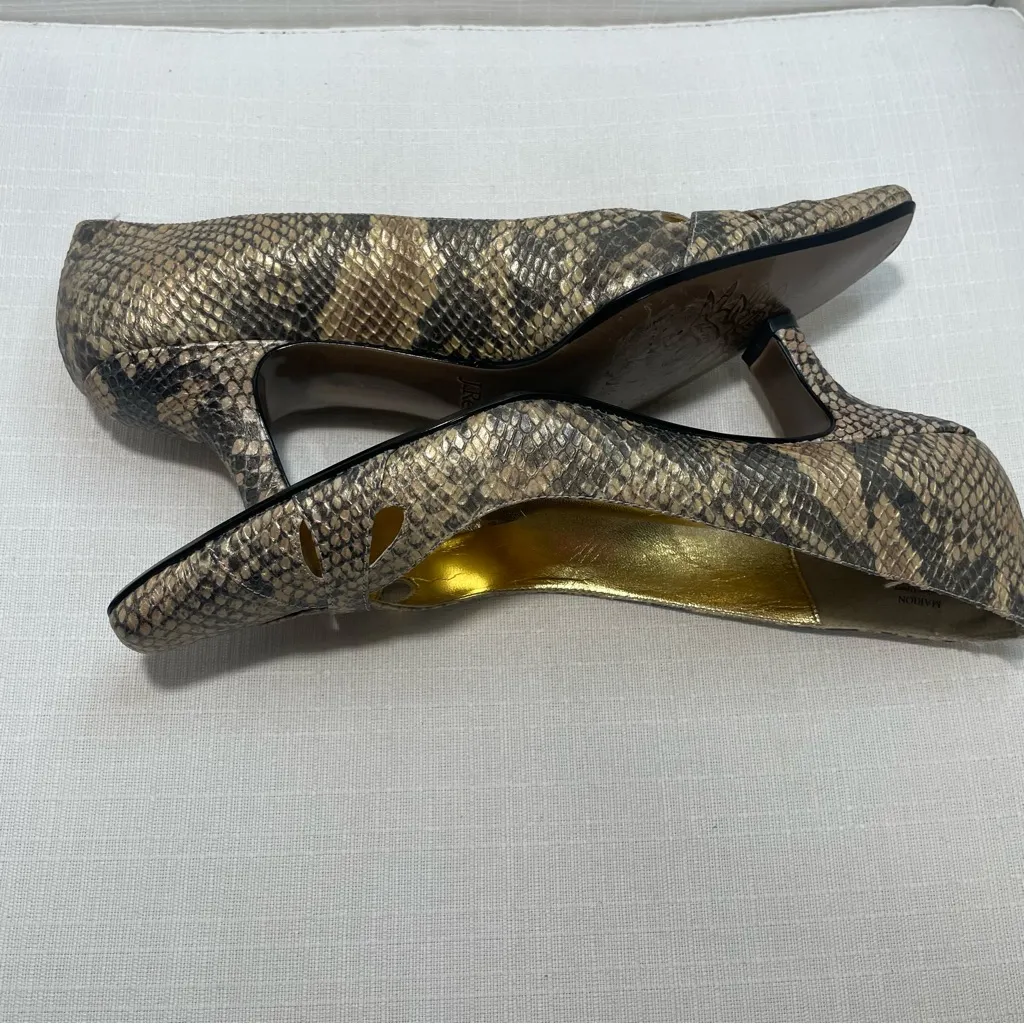 J Renee Women’s Size 9N Marion Gold/Cream Faux Snakeskin Kitten Heel Pumps Brown - Image 5