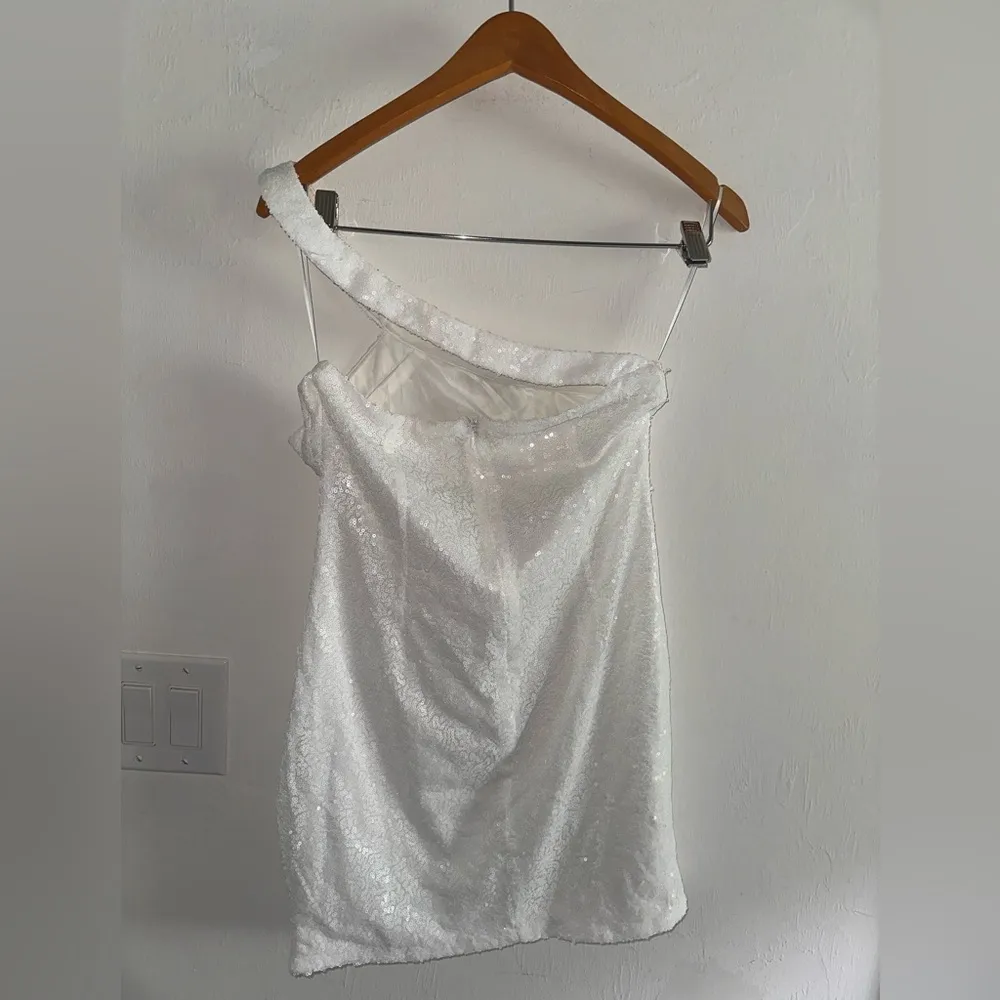 superdown  Cicely White Sequin Mini Dress Sz S - Image 10