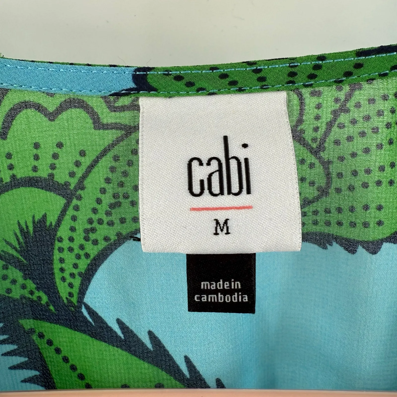 Cabi Dress Size Medium 5815 ‘No Slip’ Wrap Derby Flutter Sleeve Floral Floral - Image 5