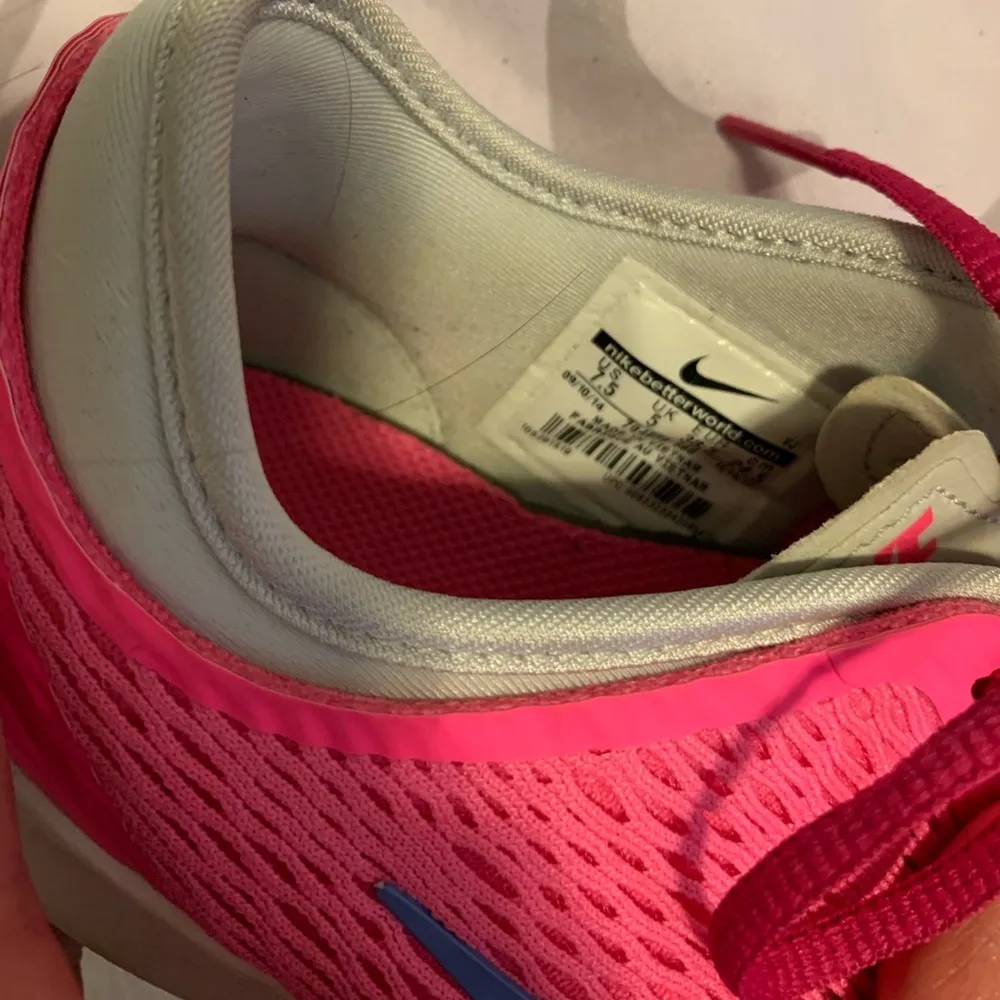 Nike Neon pink  sneakers - Image 5