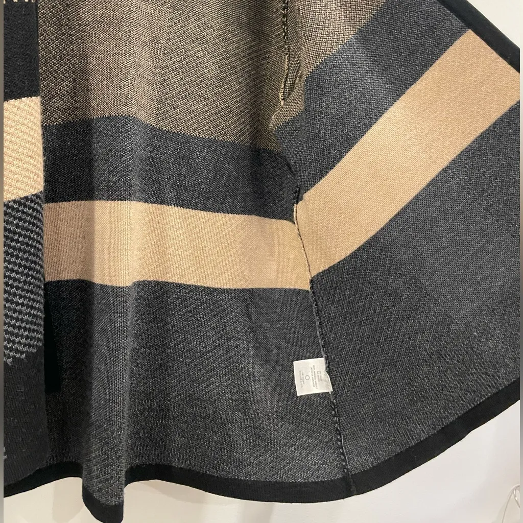 Pendleton Merino Wool Black, Gray, and Tan Checkered Cardigan - Image 6