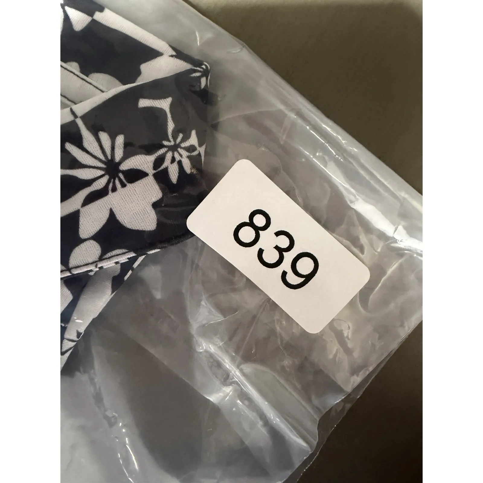 Bette & Court Women's Medium Black White Flowers Sleeveless Polo Shirt Zip Golf - Image 7