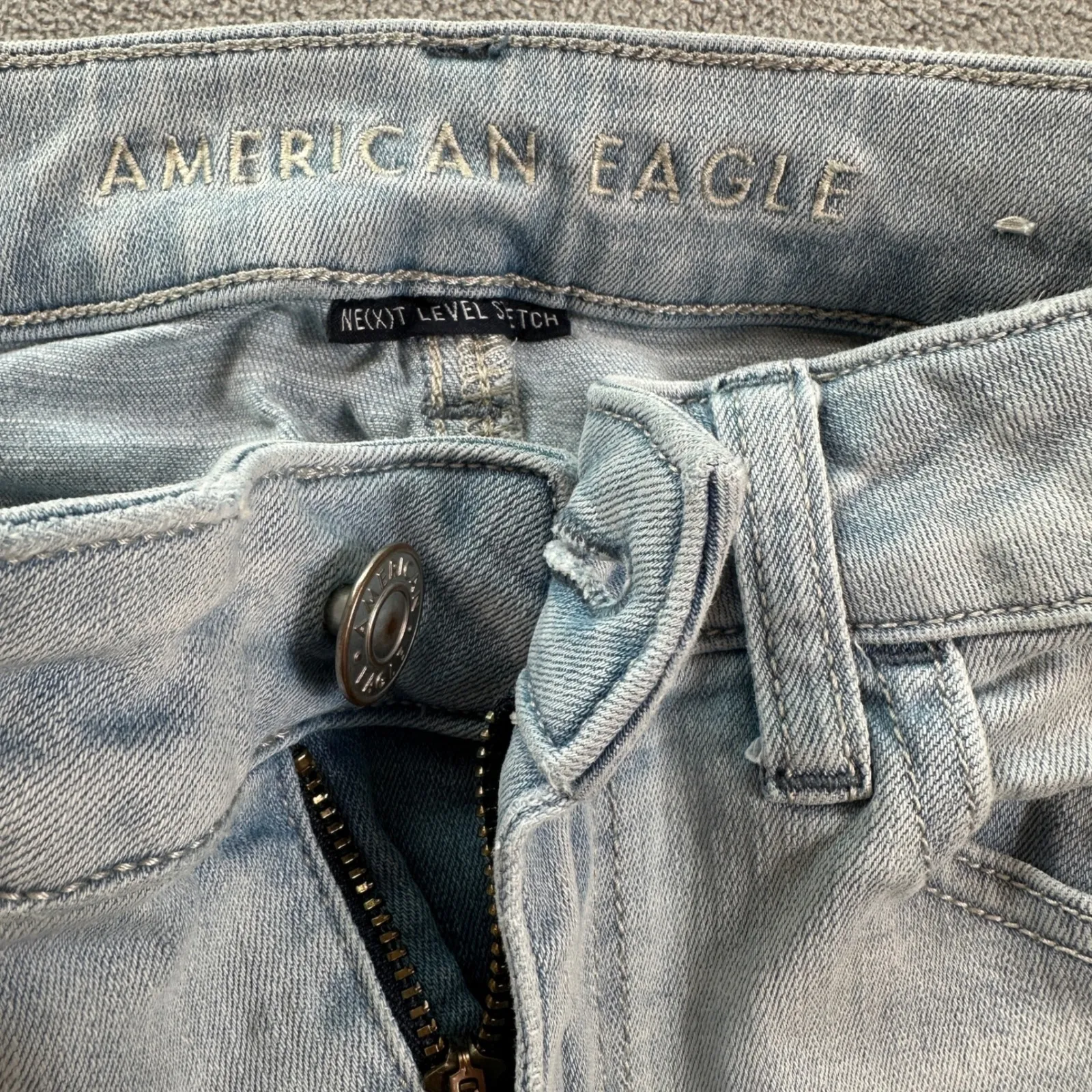 American Eagle Jeans Womens 2 Reg Blue Jegging Crop Light Wash Frayed Hem Faded - Image 5