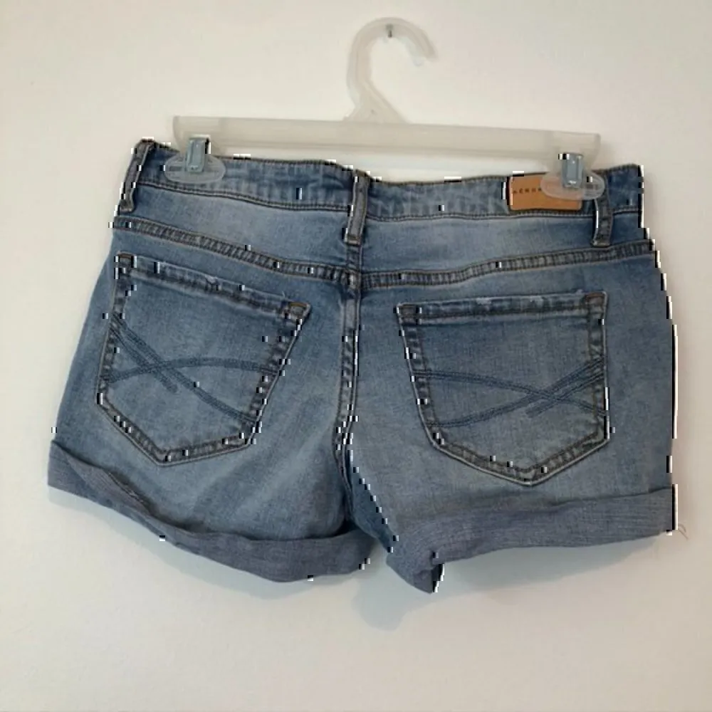 AEROPOSTALE AERO Light Wash Destroyed Denim Midi Shorts Ripped Cuffed JUNIORS 2 - Image 8
