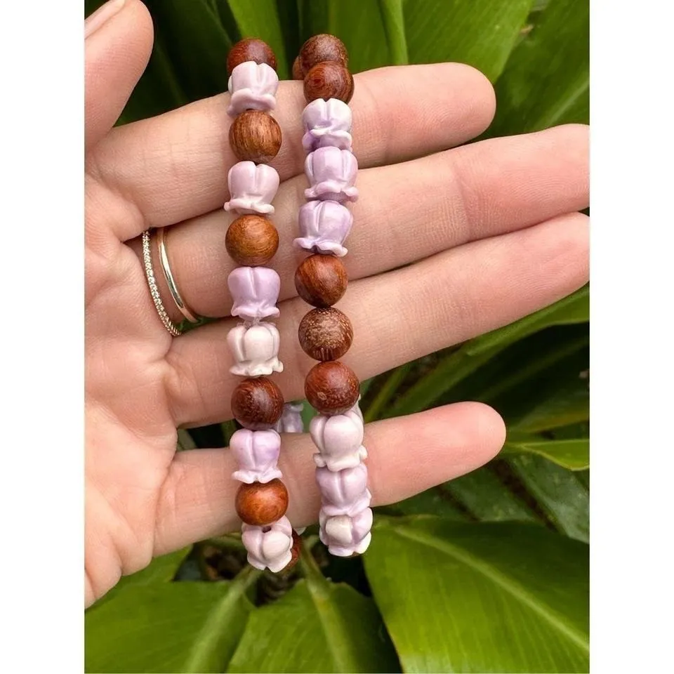 Handmade Beaded Pua Kalaunu & 'Iliahi Alternating Bracelet - Image 6