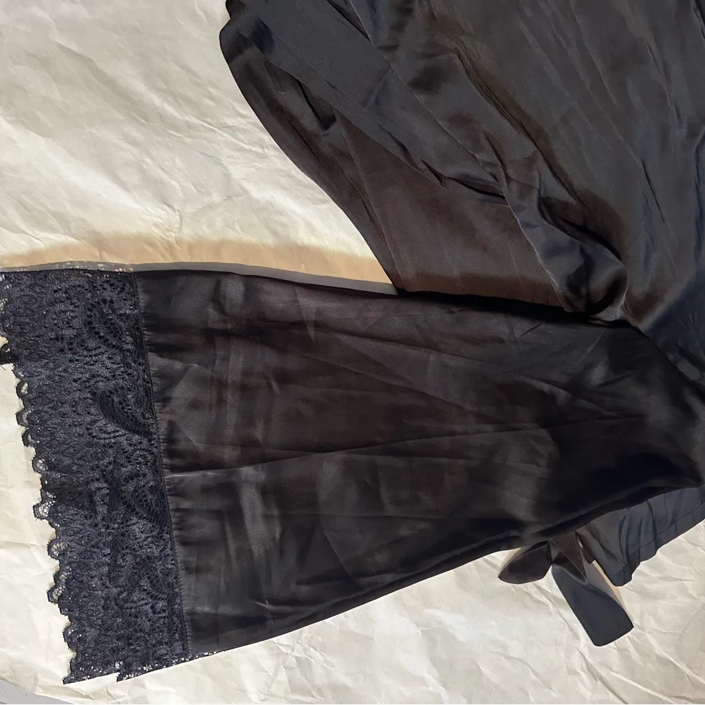 SO Black Lace Detail Robe - Image 7