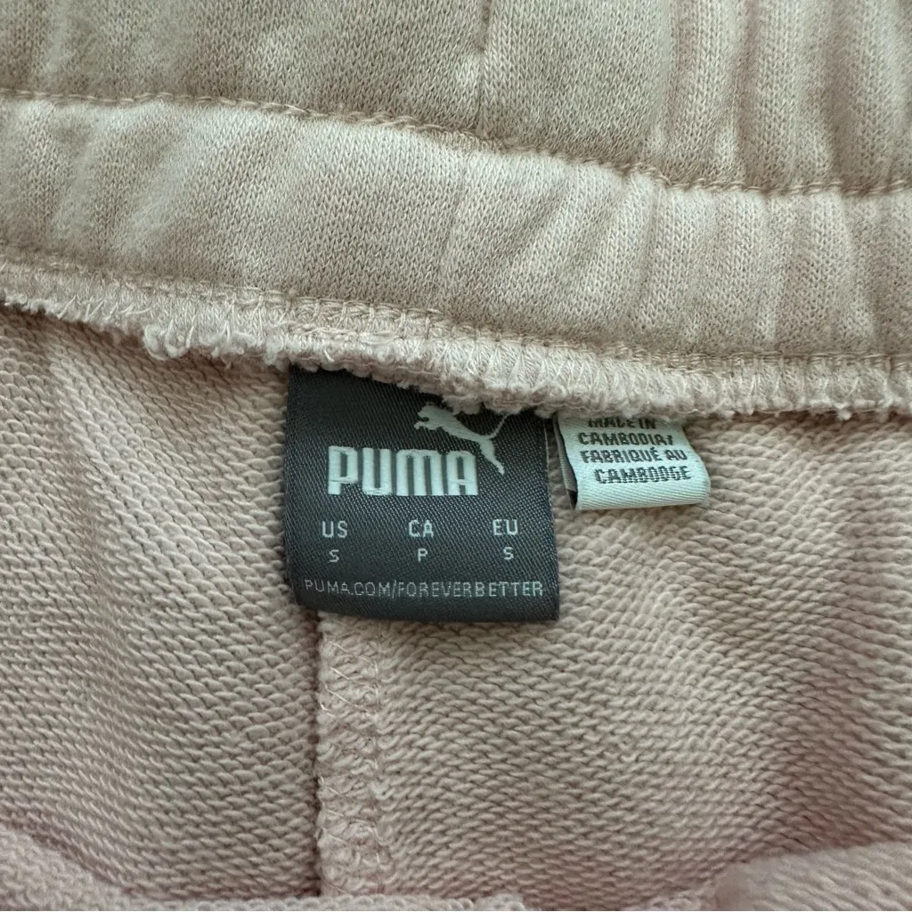 Puma Women's Light Pink Athletic Shorts Size S - Image 4