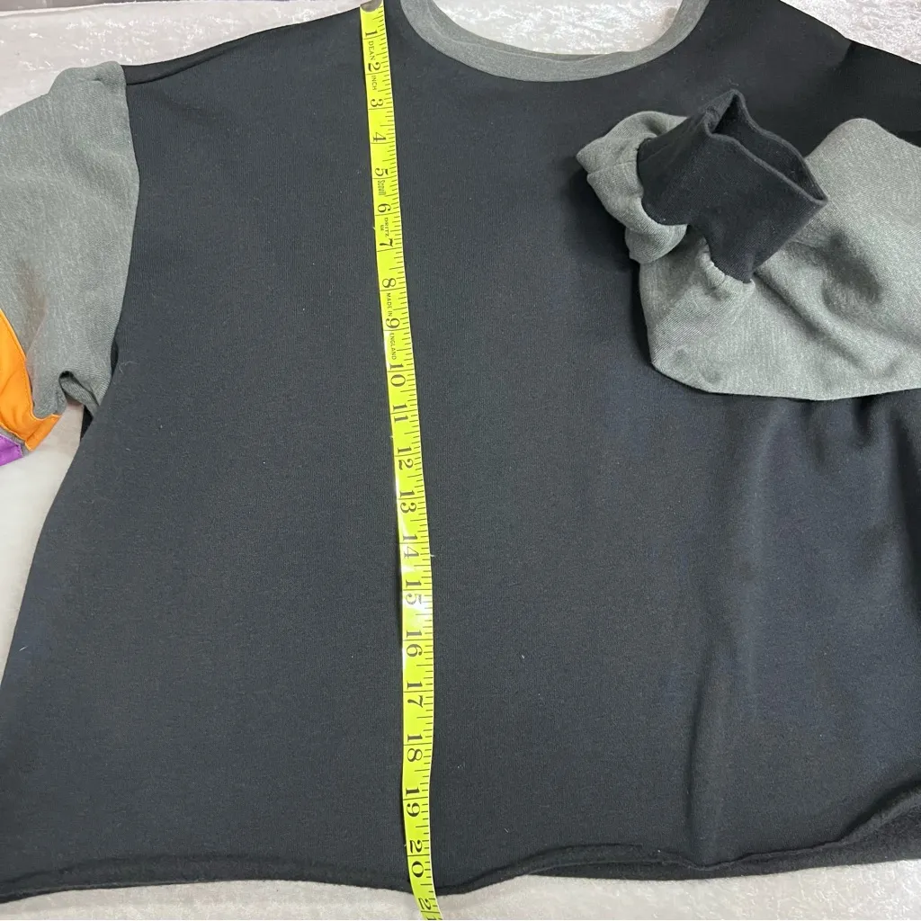 Spirit Disney Hocus Pocus xl Black Gray long sleeve cropped embroidered Sweater - Image 6