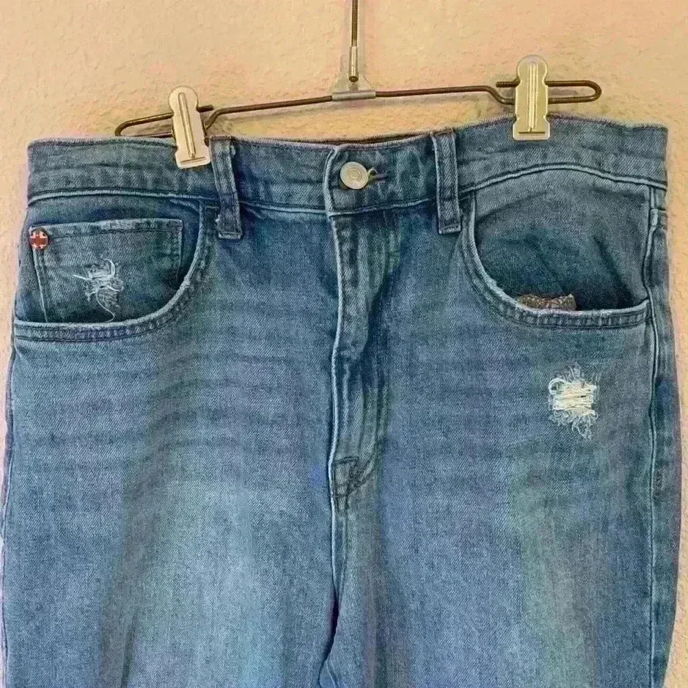 Hudson Kass high rise distressed straight leg jean - Image 6