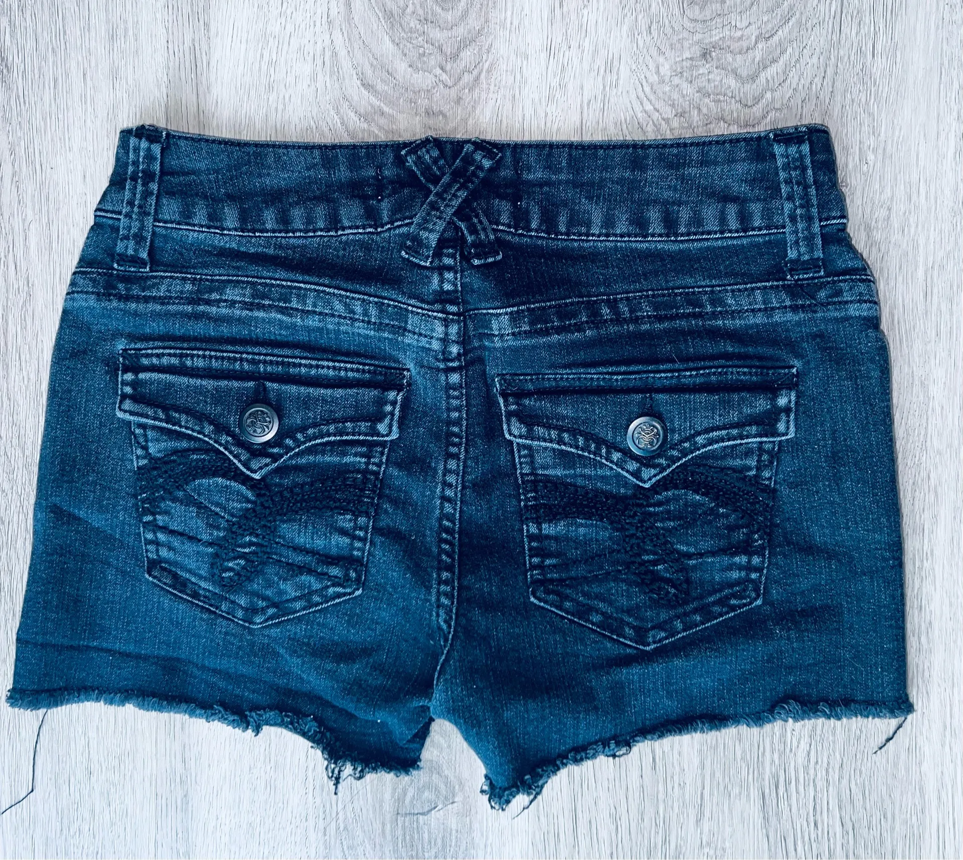 Nobo Women’s Juniors 5 Distressed Black Denim Jean Shorts - Image 2