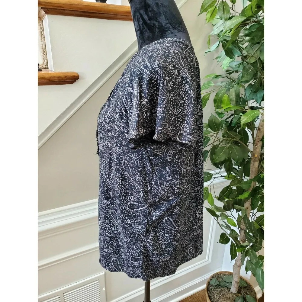 Old Navy Women's Black Paisley 100% Rayon Short Sleeve Casual Blouse Size Small - Image 7