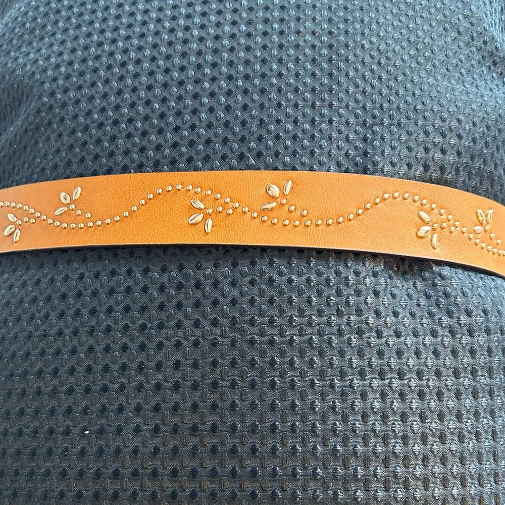 Kohl’s Women’s belt, size XL, 1.5 inches wide, light brown - Image 2