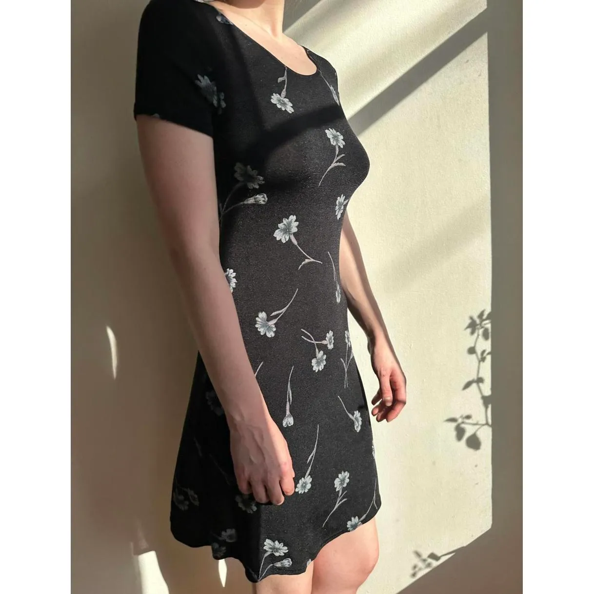 Italian Vintage Black Short Sleeve Floral Dress Size M - Image 2