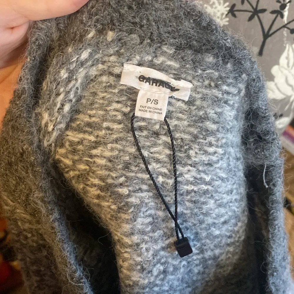 Garage Thick Cropped Long Sleeve Sweater - Image 5